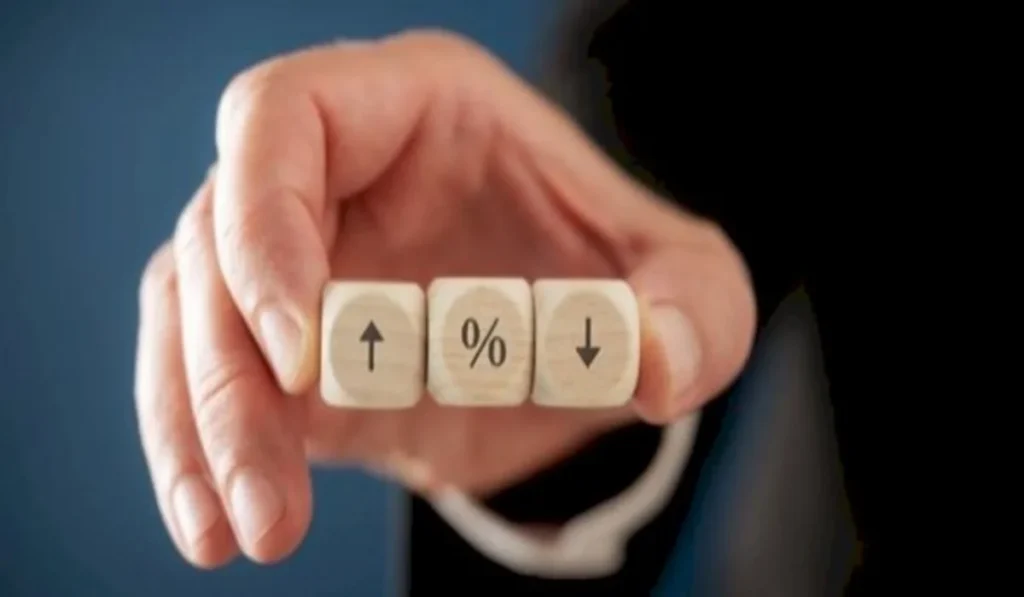 مقدم قليل vs قسط طويل: تحسبها إزاي عشان ما تتخنقش؟ 4 الفرق_بين_الفائدة_المتناقصة_والثابتة