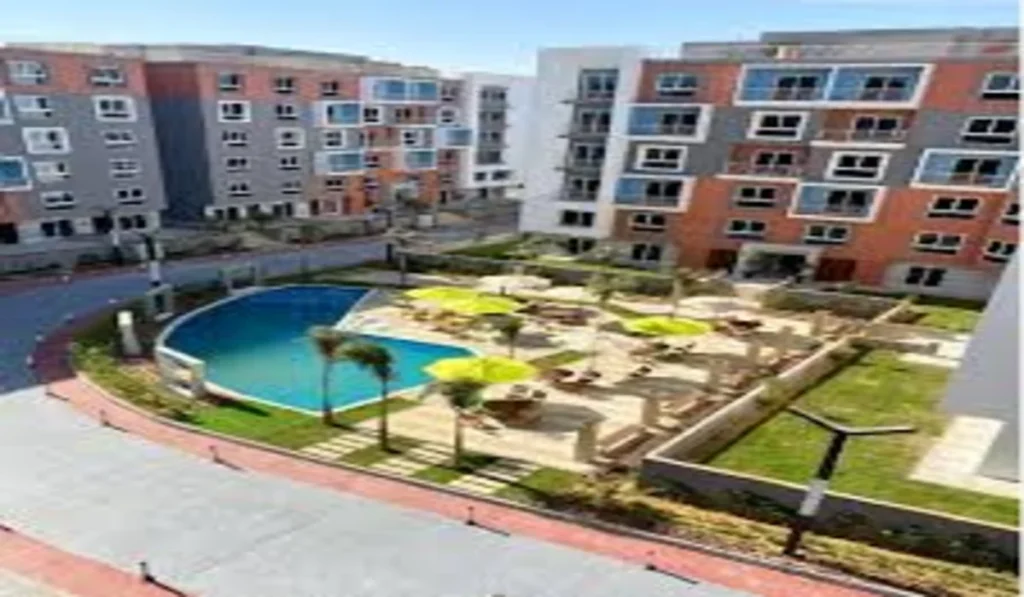 يعني إيه Maintenance و Clubhouse؟ وإزاي تحسبهم في قرار الشراء2026؟ 2 يعني ايه الـClubhouse ؟