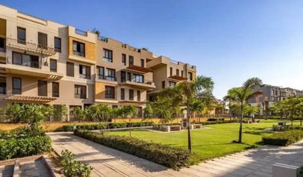 عمارات كمبوند ايست تاون سوديك التجمع الخامس وسط المساحات الخضراء