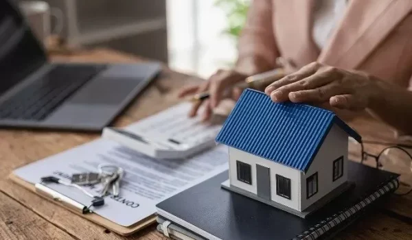 خدمة ما بعد البيع: 7 أسئلة حاسمة قبل شراء العقار